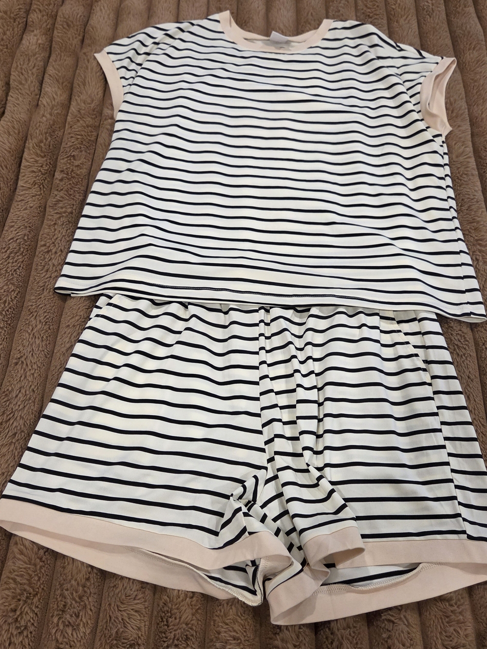 Wiholl Two Piece Lounge Set For Women Short Set Pajamas, Cream Black Stripe LG